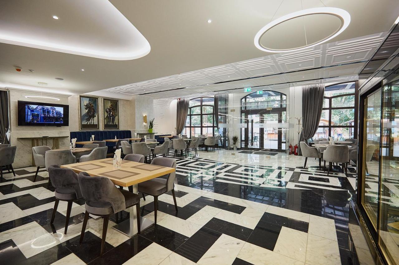 A Hoteli - Hotel Park Vrnjačka Banja Eksteriør bilde The lobby of the hotel