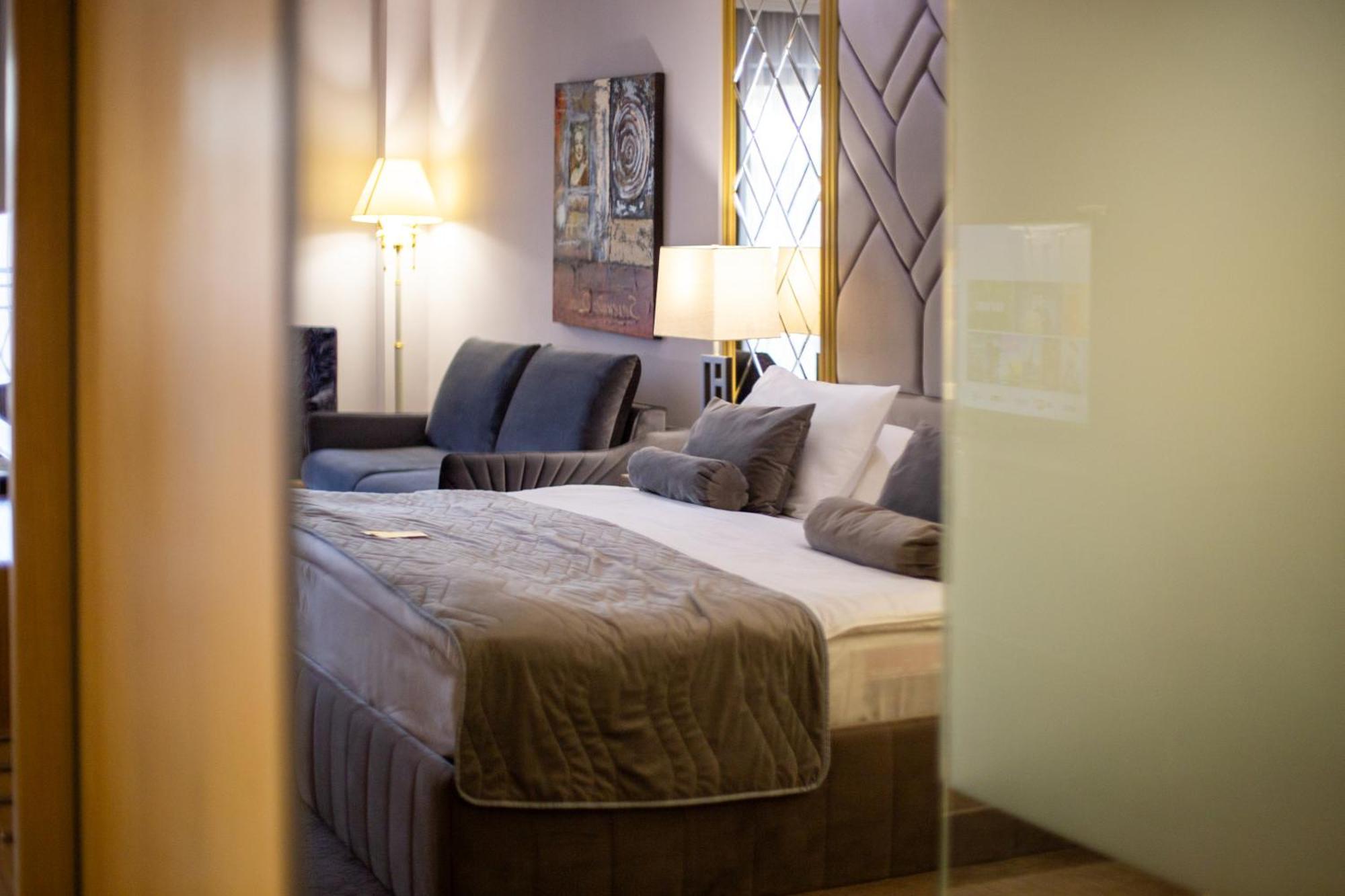 A Hoteli - Hotel Park Vrnjačka Banja Eksteriør bilde A bedroom at the hotel